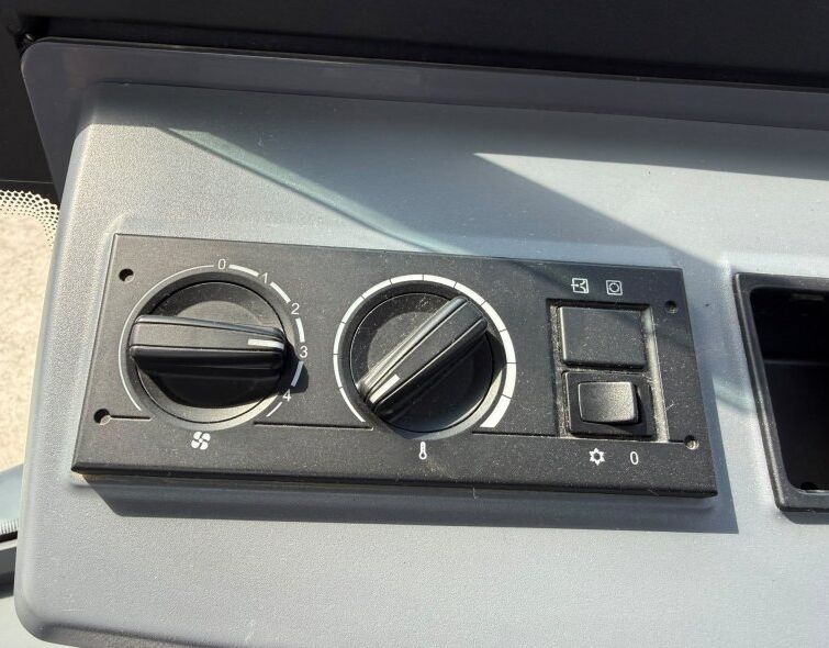 HAMM  HC110i **IMPECCABLE-LIKE NEW**